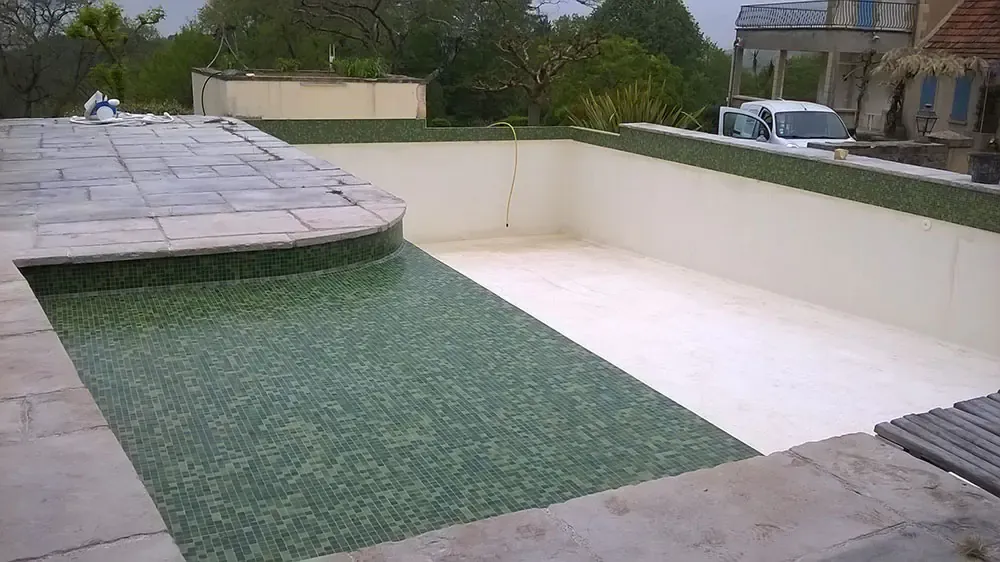 Rénovation mosaïque piscine